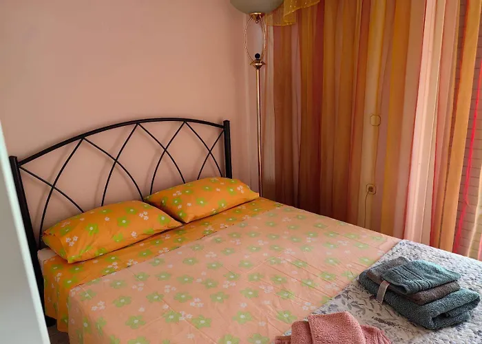 Chrisoupoli Cheerful 2 Bd Apt With Balcony