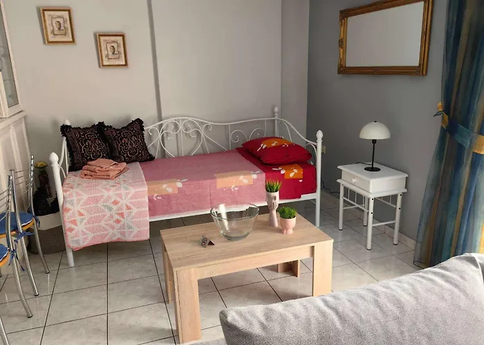 Chrisoupoli Cheerful 2 Bd Apt With Balcony