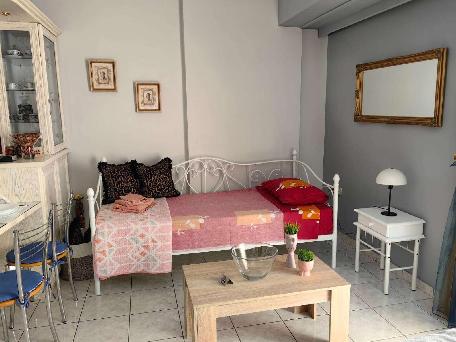 Chrisoupoli Cheerful 2 Bd With Balcony Apartment Athens