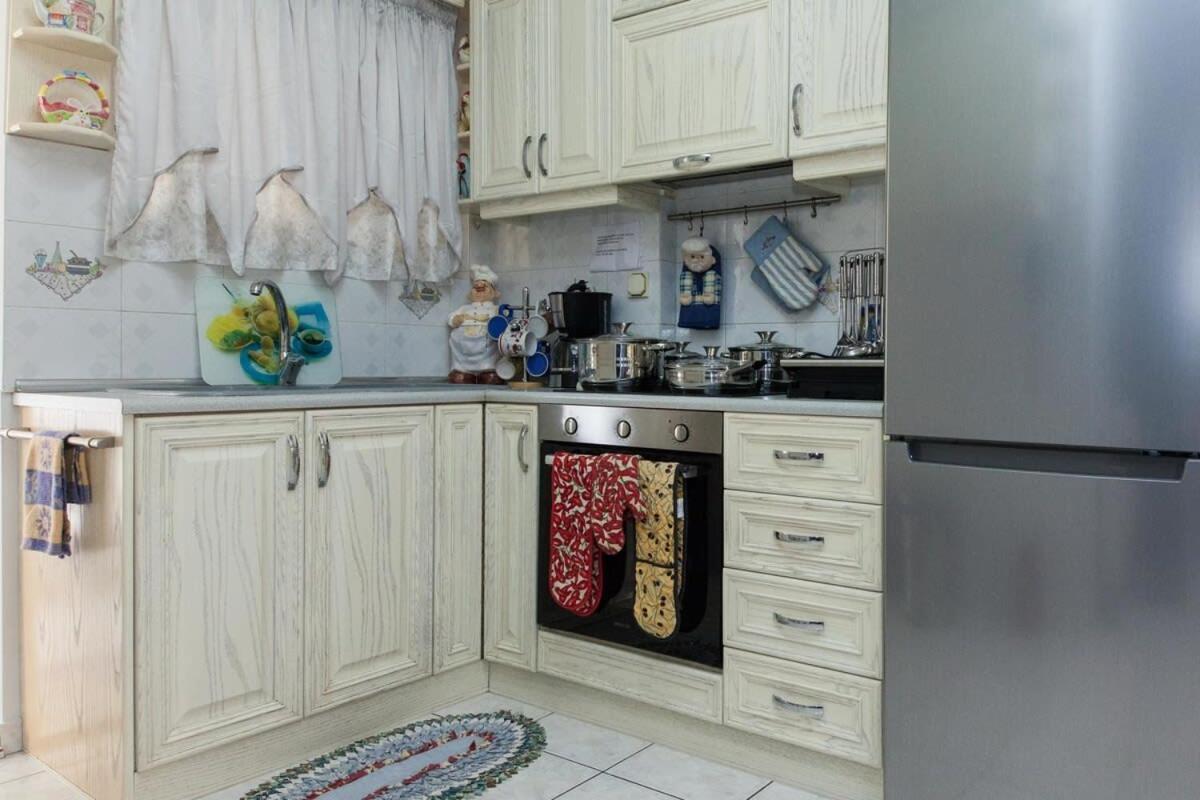 Chrisoupoli Cheerful 2 Bd With Balcony Apartment *