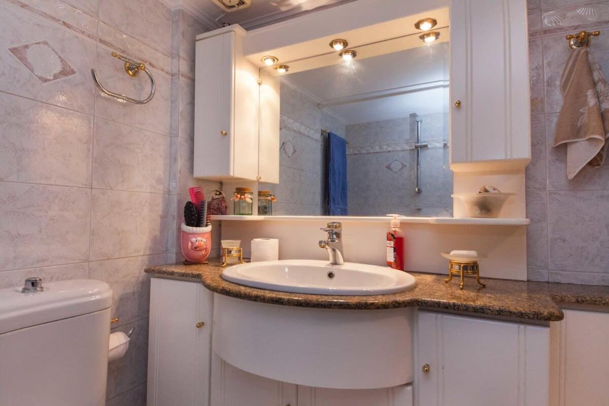 Chrisoupoli Cheerful 2 Bd With Balcony Apartment